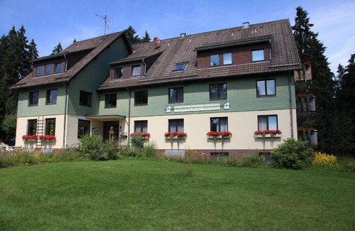 Konigskrug Hotel | Relax at Waldhotel Achtermannstor with Hot Tub & Breakfast