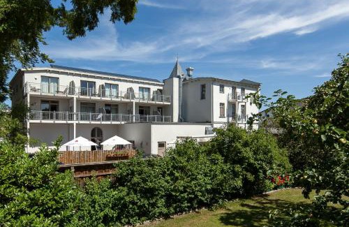 Seeheilbad Graal-Muritz Hotel | Discover Waldhotel: Highly Rated Stay with Family Amenities