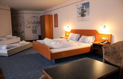 Lichtetal am Rennsteig Hotel | Relax at Waldhotel Feldbachtal with Spa and Family Amenities