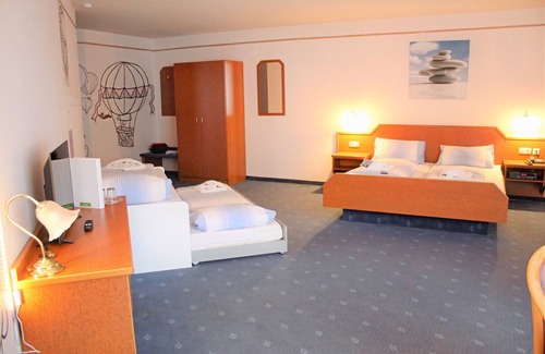 Lichtetal am Rennsteig Hotel | Relax at Waldhotel Feldbachtal with Spa and Family Amenities