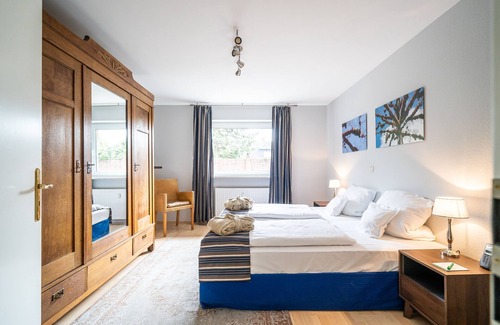 Wesel Hotel | Elegant Waldhotel Tannenhäuschen: Pool, Spa & 9/10 Rating