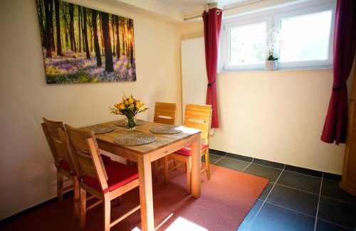 Kuesten Apartment | Unforgettable Waldidylle: Family-Friendly Retreat Awaits