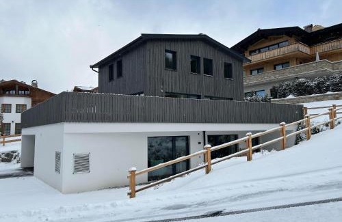 Kitzbuehel Apartment | Waldnest: Oceanfront Retreat with Exceptional 9.7 Rating