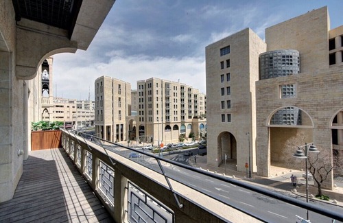 Jerusalem City Centre Apartment | Experience the Waldorf Astoria King Suite with Balcony