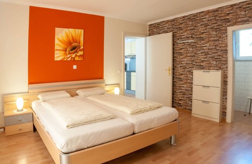 Augsdorf House | Eco-Friendly Waldpension Schiefling am See: 10/10 Experience