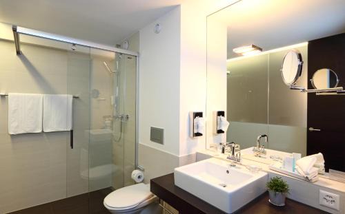 Lucerne Hotel | Discover Waldstätterhof: Pet-Friendly Hotel with Dining