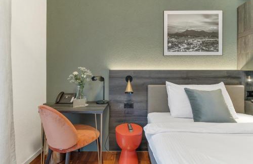 Lucerne Hotel | Discover Waldstätterhof: Pet-Friendly Hotel with Dining
