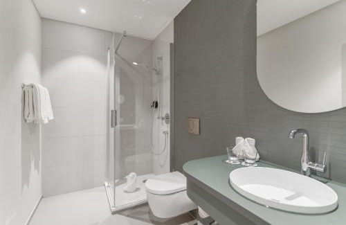 Lucerne Hotel | Discover Waldstätterhof: Pet-Friendly Hotel with Dining