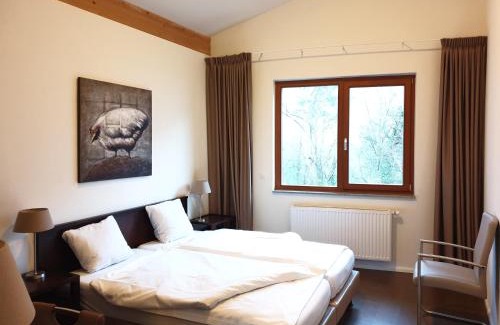 Unterterzen Apartment | Walensee Apartment 80: Oceanfront Oasis with Hot Tub