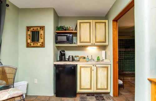 Uptown Sedona Hotel | Prime Location: Steps from Shops & Tours with Family Amenities