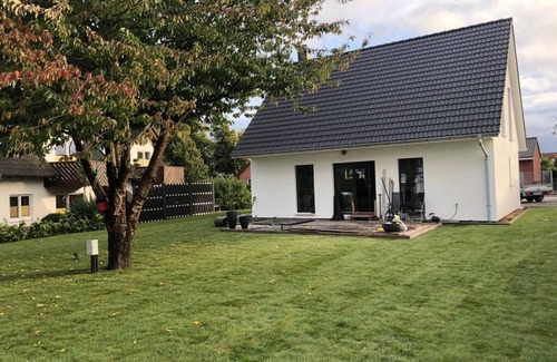 Beckerwitz House | Family-Friendly Retreat: Steps from the Beach & Scenic Views