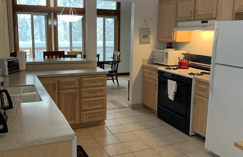 Tahoe City House | Ideal Location Near Downtown and Squaw/Lake with Views