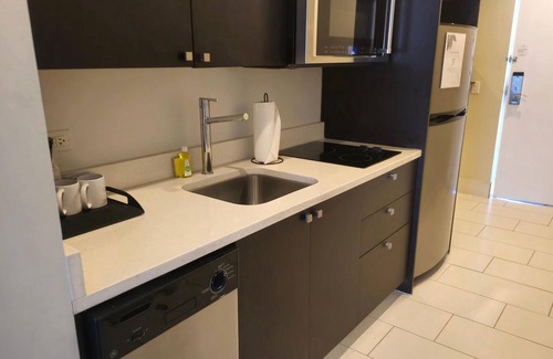 Doral Condo | Walk Downtown Doral, King Suite with Kitchen - ADA