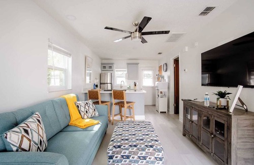 New Port Richey Apartment | Discover a 1-Bedroom Gem in Downtown – Walk Everywhere!