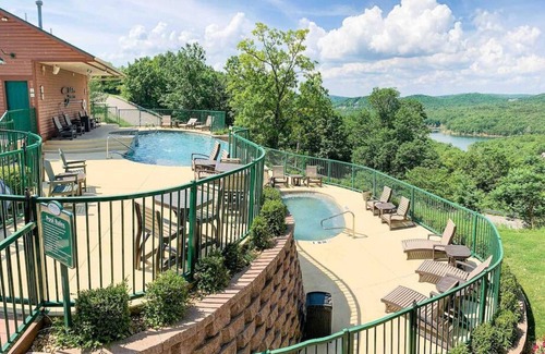 Indian Point Condo | Walk in condo at The Cliffs Resort! Near SDC!