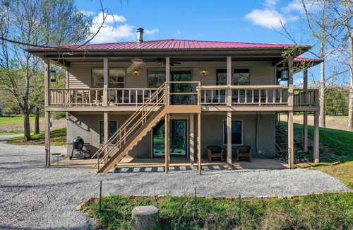 Norfork Cottage | Serene Riverfront Retreat with 6 Acres of Privacy