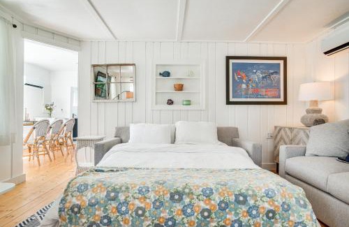 Pocasset House | Pet Friendly Pocasset Home Steps from Beaches with Kayaks
