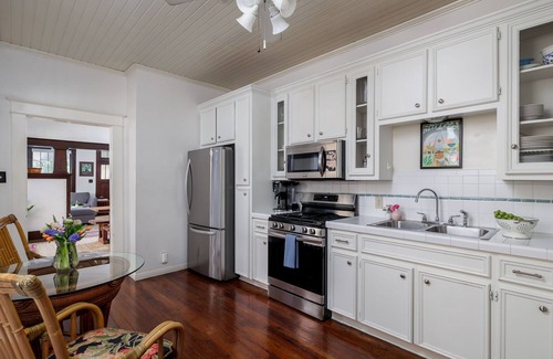 Clarksville House | Prime Location with Free Parking | The Porch by Portoro