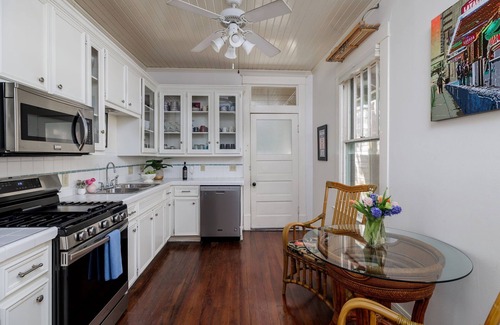 Clarksville House | Prime Location with Free Parking | The Porch by Portoro