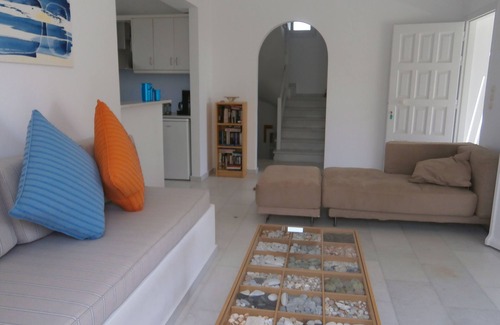 Kastraki Villa | Relaxing Retreat Near Alyko Beach with Beautiful Gardens