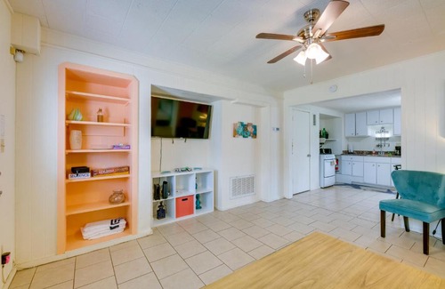Fulton House | Charming Rockport Townhome - Steps from Aransas Bay!