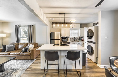 Central Arlington House | Walk to AT&T Stadium: Home w/Patio & BBQ