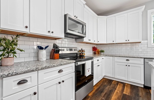 Auburn House | Prime Location Near Auburn Campus with Family-Friendly Amenities