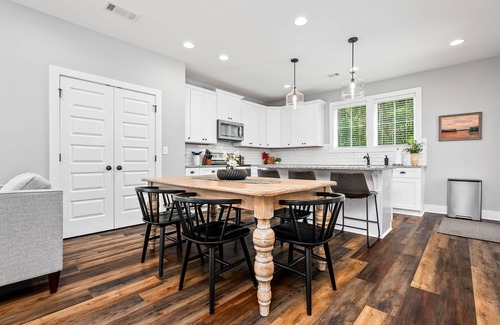 Auburn House | Prime Location Near Auburn Campus with Family-Friendly Amenities