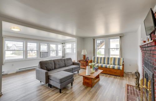 Surf City Apartment | Walk to Bay and Ocean Pet-Friendly Surf City Apt