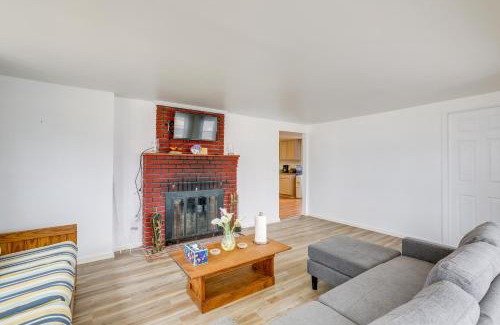 Surf City Apartment | Walk to Bay and Ocean Pet-Friendly Surf City Apt