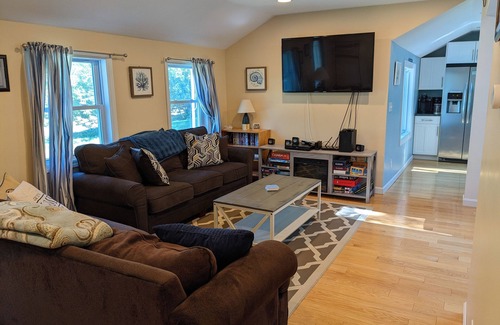 North Eastham House | Pet-Friendly Home Steps from Bay Side Beaches – Rated 9.8