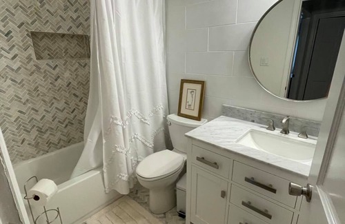 Bayshore Beautiful House | Pet-Friendly Townhome Steps from Bayshore Boulevard