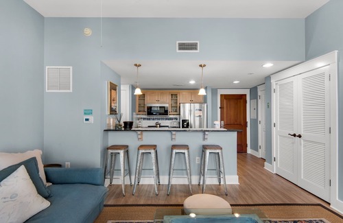Baytowne Wharf Condo | Discover Market Street Inn 541: Walk to Baytowne Wharf!