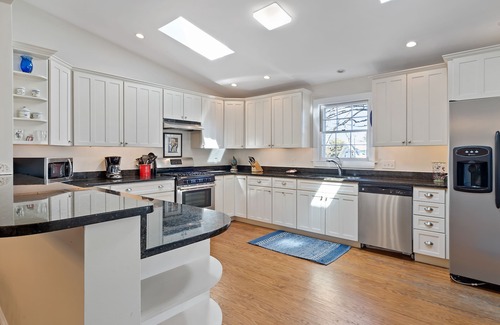 Rehoboth Beach House | Explore Downtown Rehoboth Beach: 7 Suites Steps to Ocean