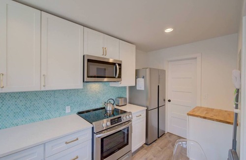 Ocean Park House | Beachside Bungalows with Fire Pit and BBQ Amenities