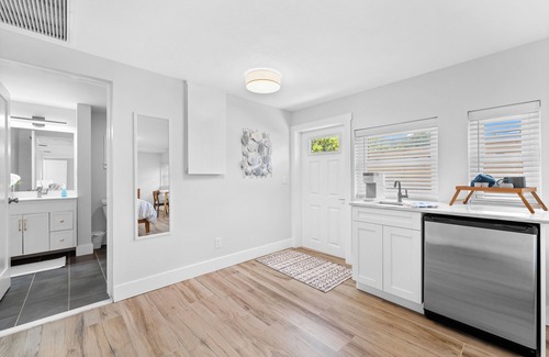 Laurel House | Beautifully Renovated Beach Home with Ocean View & Hot Tub