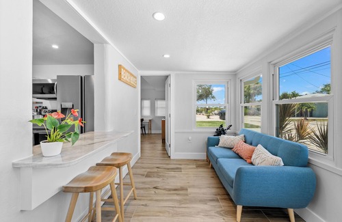 Laurel House | Beautifully Renovated Beach Home with Ocean View & Hot Tub
