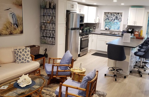 Jamestown Shores House | Cozy Oceanfront Retreat - Walk to Beach with Spa Access