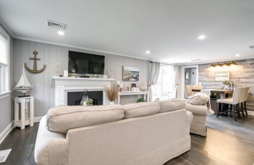 South Dennis House | Inviting Dennis Cottage - Steps from the Beach & Pet Friendly
