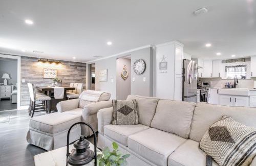 South Dennis House | Inviting Dennis Cottage - Steps from the Beach & Pet Friendly