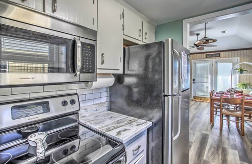 Myrtle Beach Cottage | Pet-Friendly Coastal Cottage Steps from the Beach