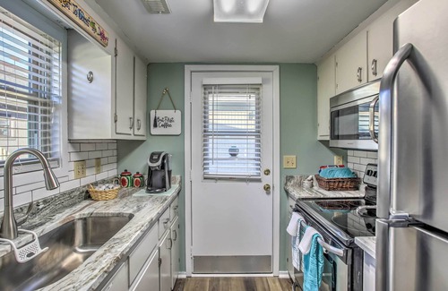 Myrtle Beach Cottage | Pet-Friendly Coastal Cottage Steps from the Beach