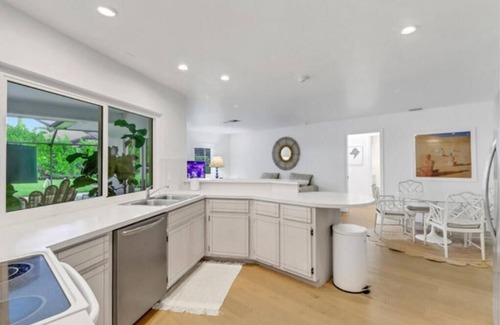 Moorings House | Perfect Beachside Retreat in The Moorings with Private Pool