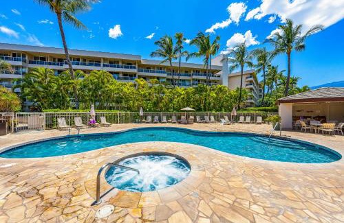 Kihei Apartment | Stylish Retreat Steps from Beaches and Shops with Pool!