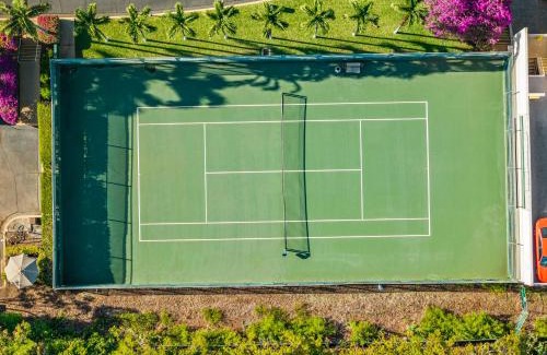 Kihei Apartment | Stylish Retreat Steps from Beaches and Shops with Pool!