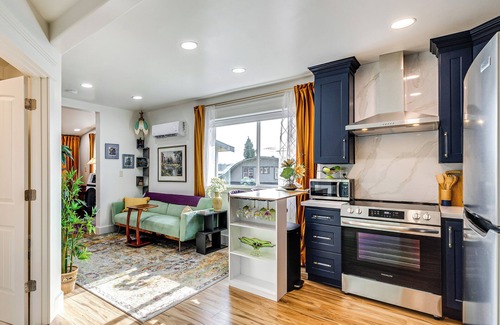 Anacortes Apartment | Walk to Beach: Historic Downtown Anacortes Studio