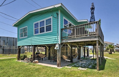 Surfside Beach House | Inviting Surfside Beach Retreat with Deck Steps from Ocean