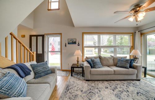 Edinboro House | Edinboro Cottage: Walk to Pat Crawford Beach, Guest Rated 10/10