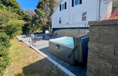 Old Orchard Beach House | Family-Friendly Maine Home Steps from Old Orchard Beach
