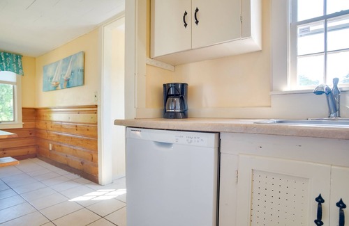West Dennis House | Beachside Cape Cod Escape: Pet-Friendly with Ocean Views